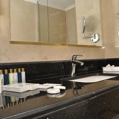 فندق Aurum 4*